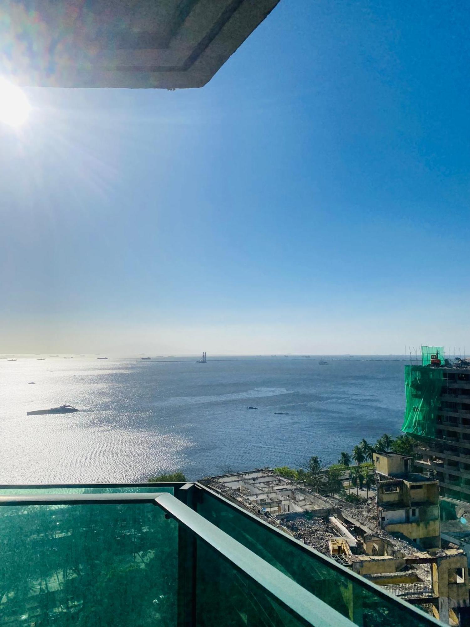 Baywatch Tower Hotell Manila Exteriör bild