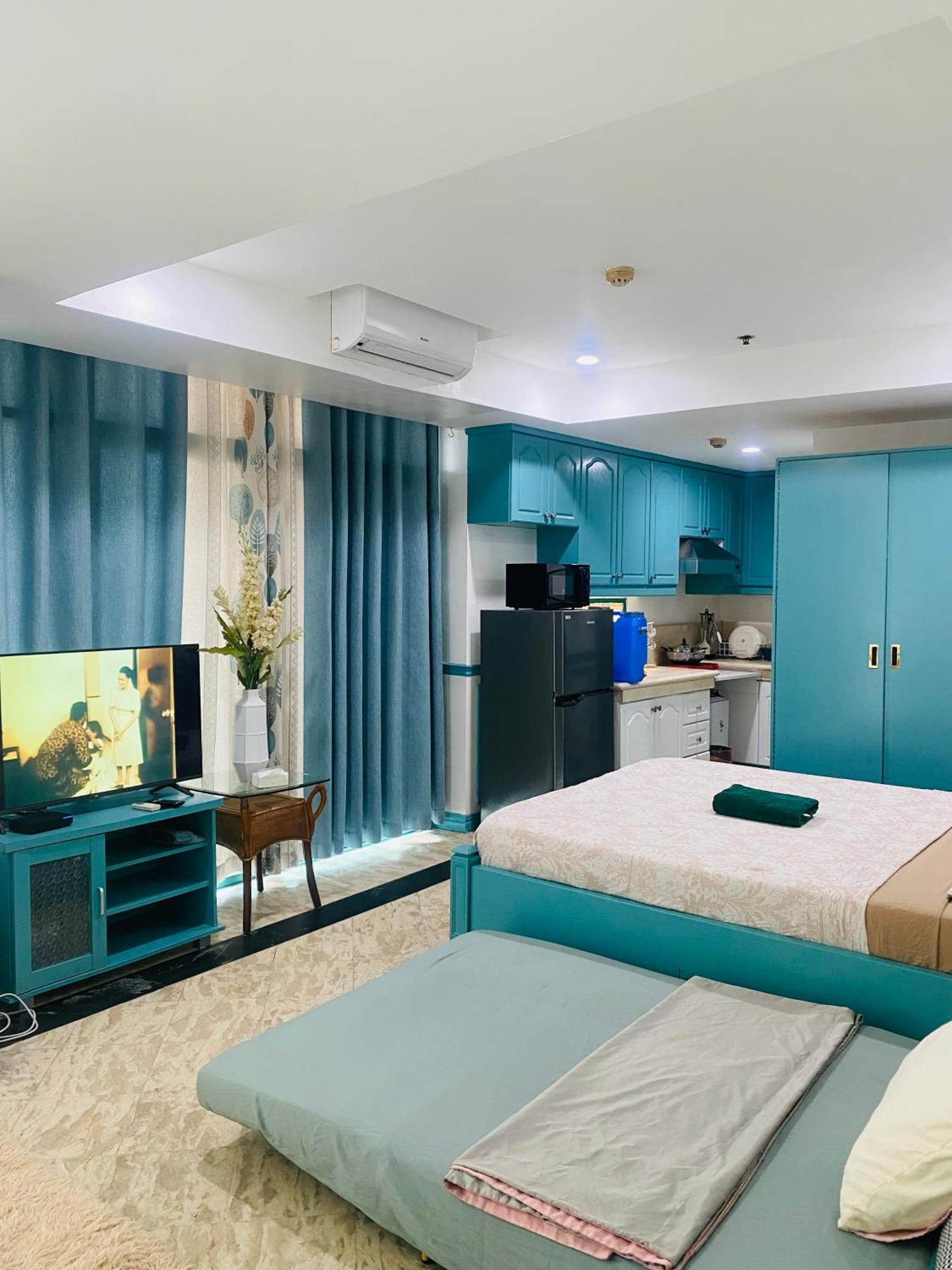 Baywatch Tower Hotell Manila Exteriör bild