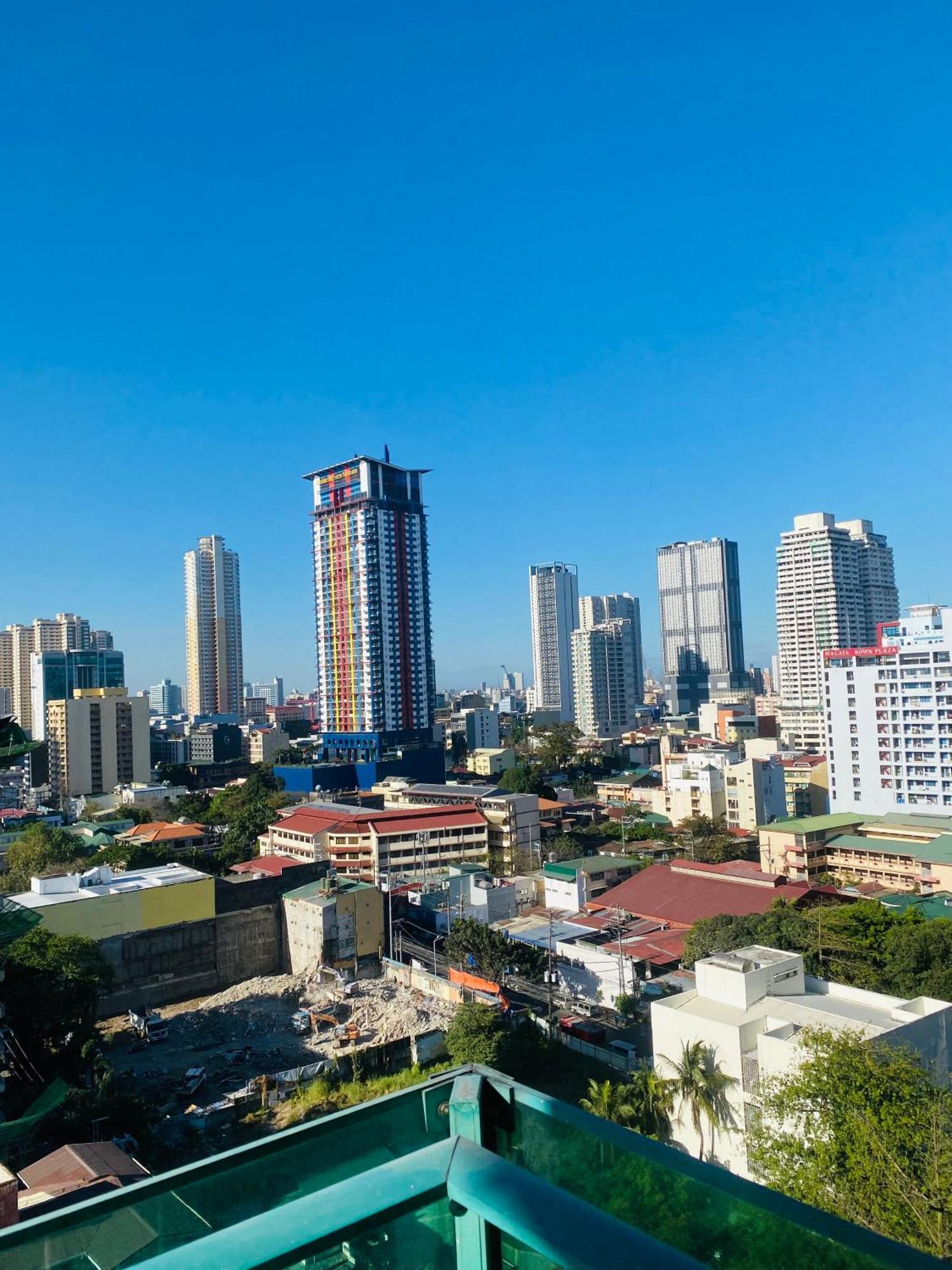 Baywatch Tower Hotell Manila Exteriör bild